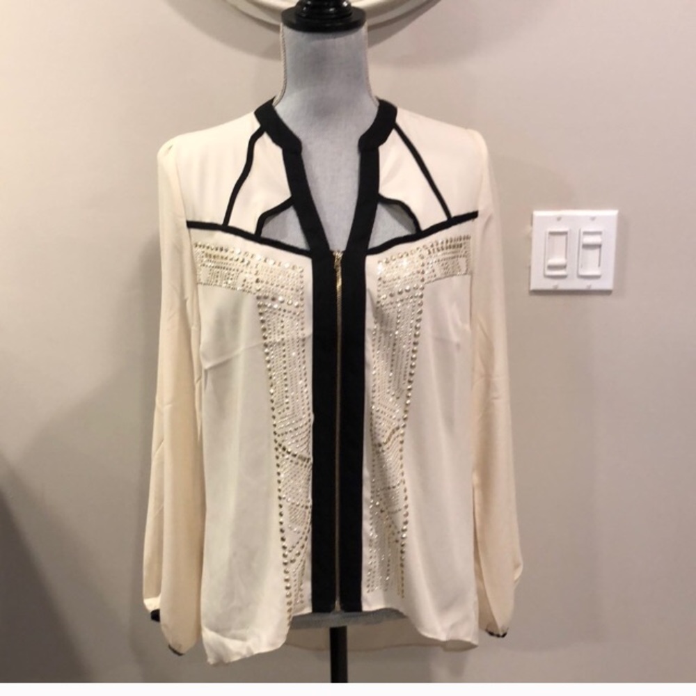 Blouse or Trade